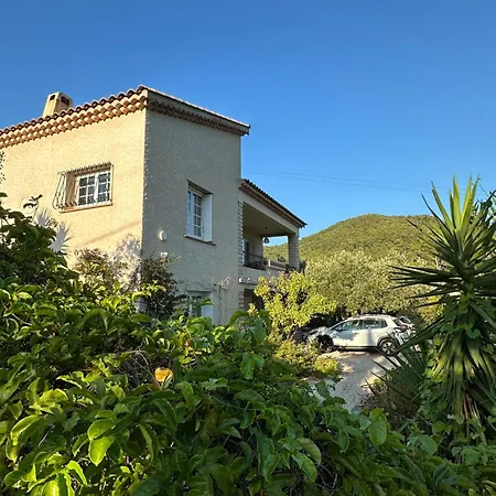De Classe 3 Etoiles De 90m2, Terrasse Vue Mer, Plages A 5min Carqueiranne